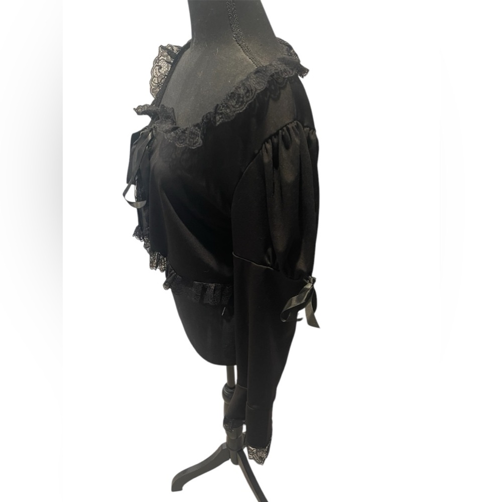 Romwe Large black top with silk ties and lace borders - Picture 2 of 6